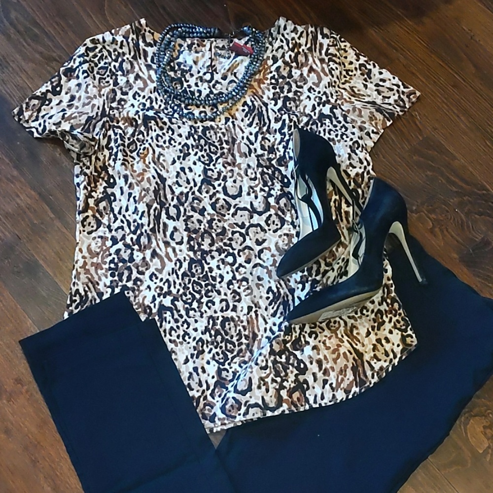 Leopard animal print short sleeve top